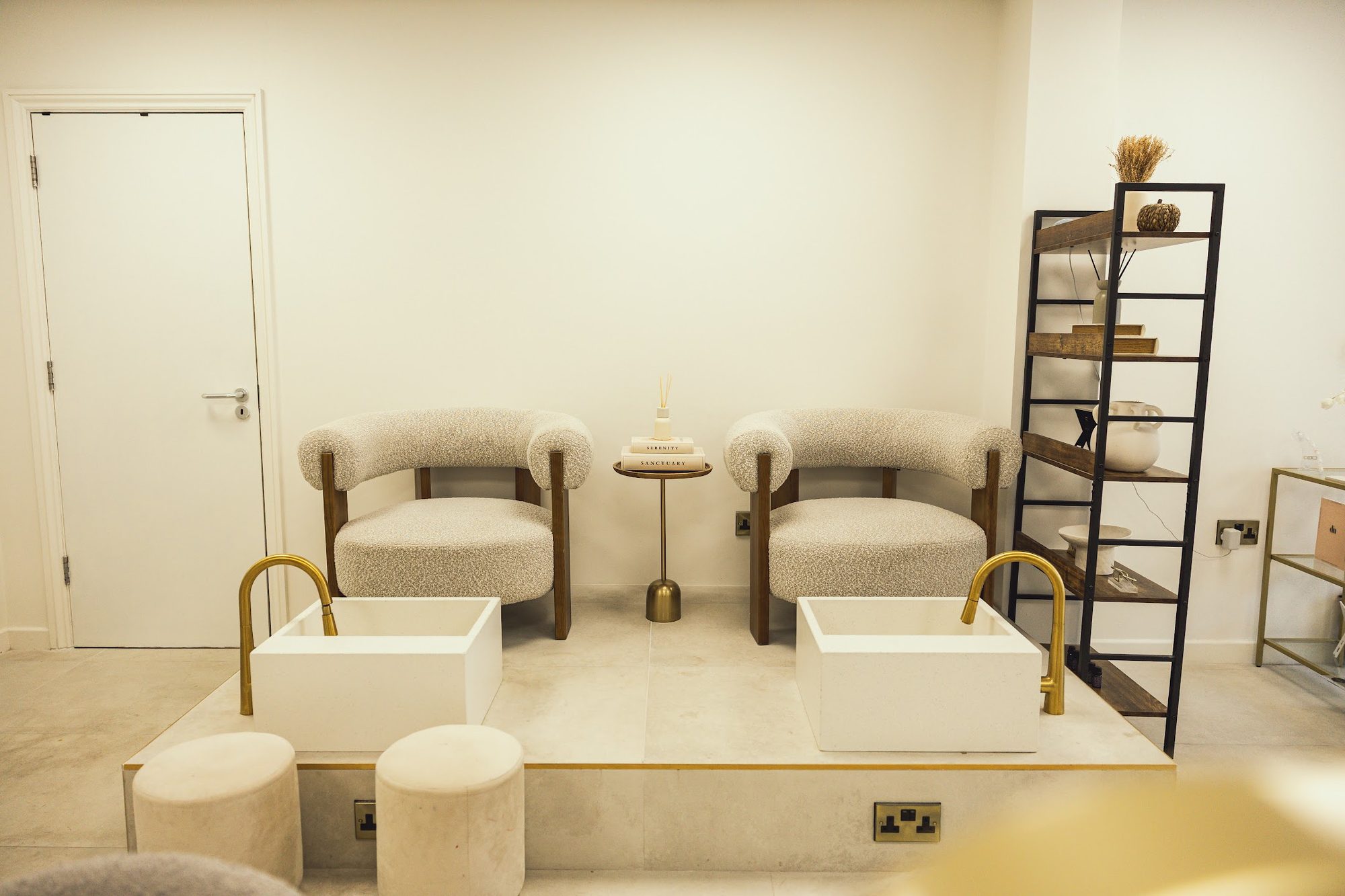 The airy pedicure area inside the Suukkosan studio